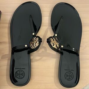 Tory Birch Mini Miller Flip Flops size 9 black only worn once, with box